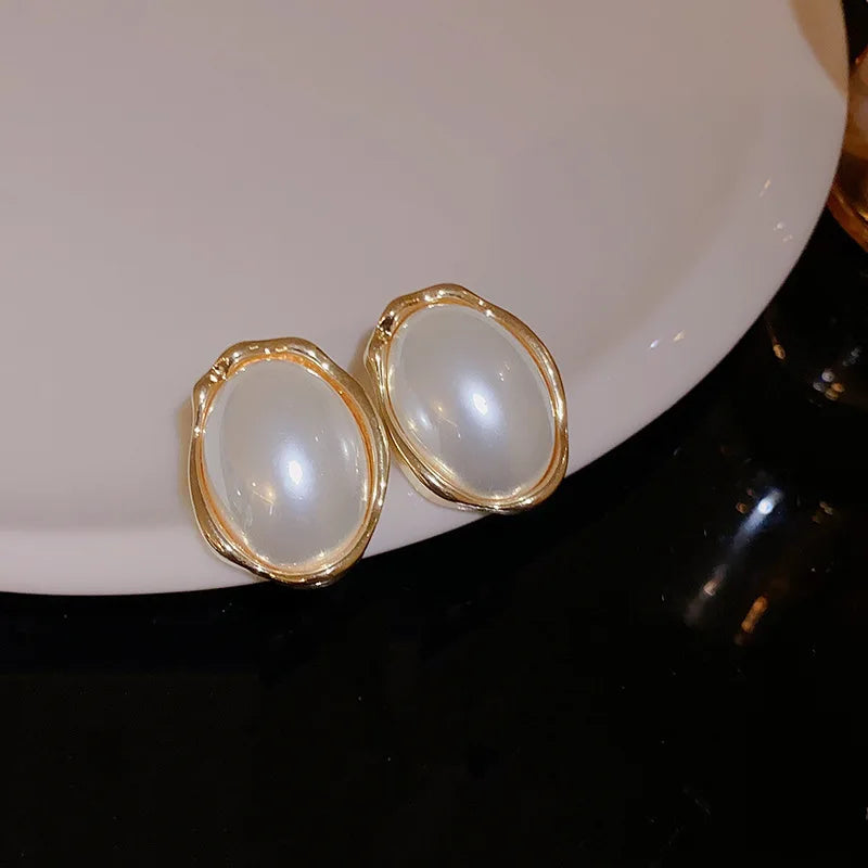Mocha Geo Studs