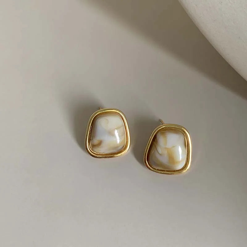 Mocha Geo Studs