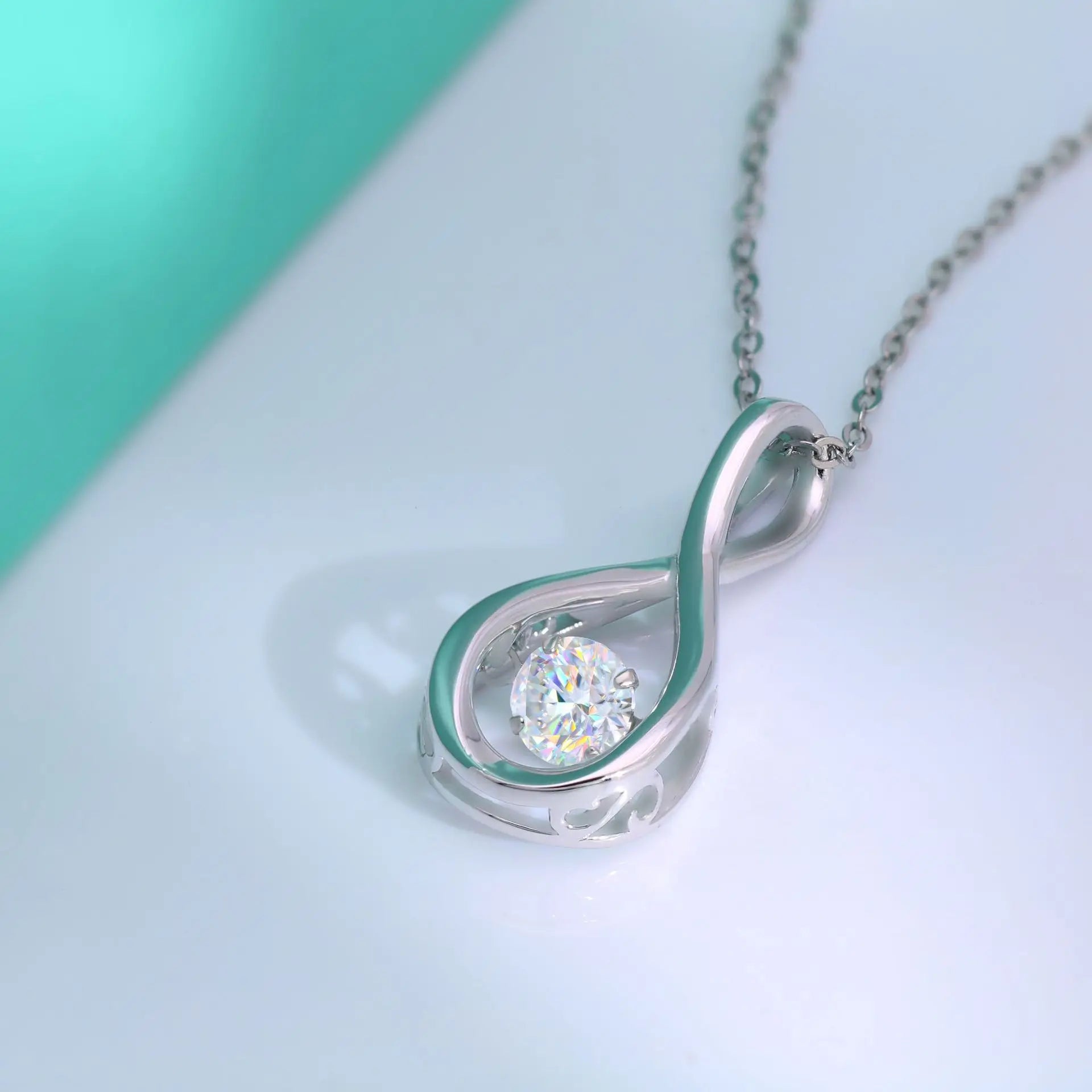 Amora Pendant