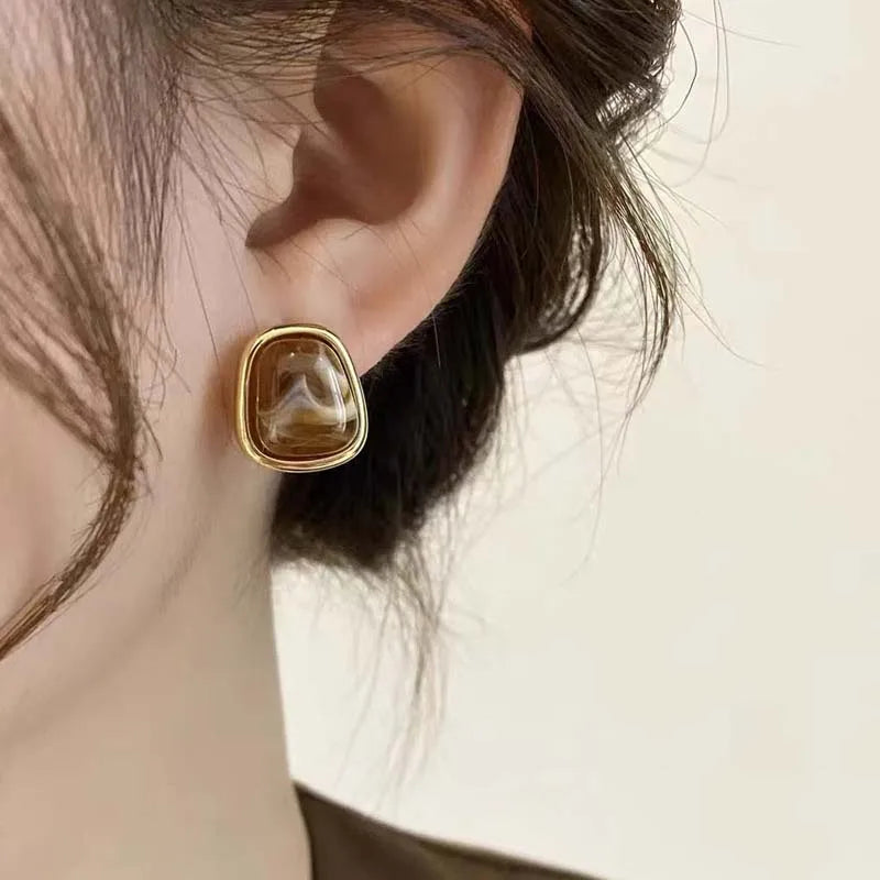 Mocha Geo Studs