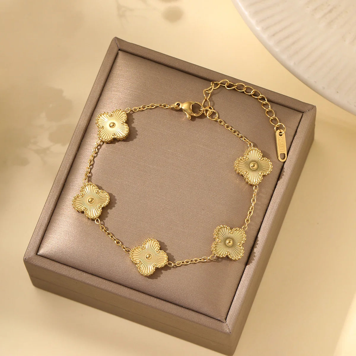 Lucky Leaf Bracelet