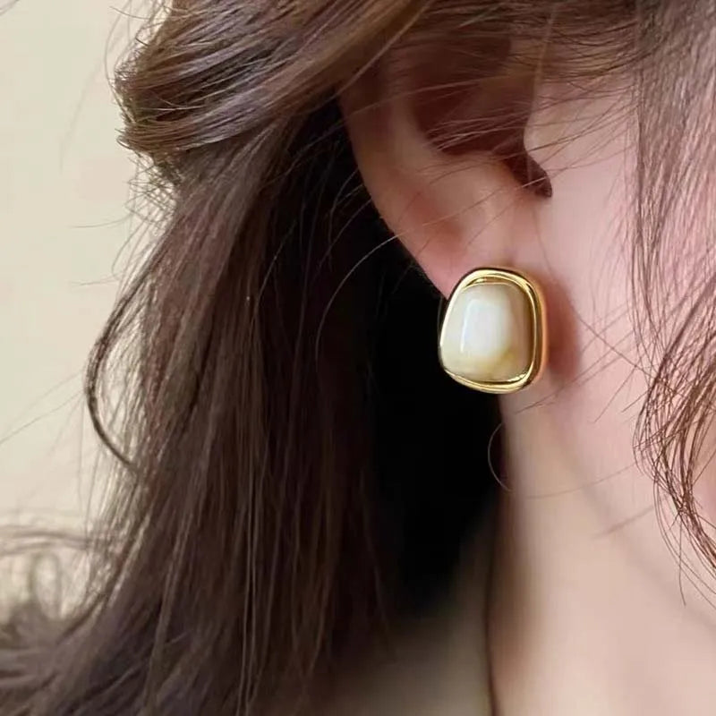 Mocha Geo Studs